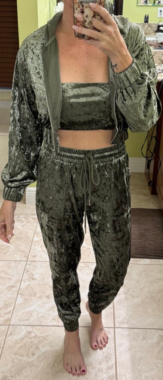 Boutique 3 piece set med green crush velour jogger tube top zip jacket $79 NWOT